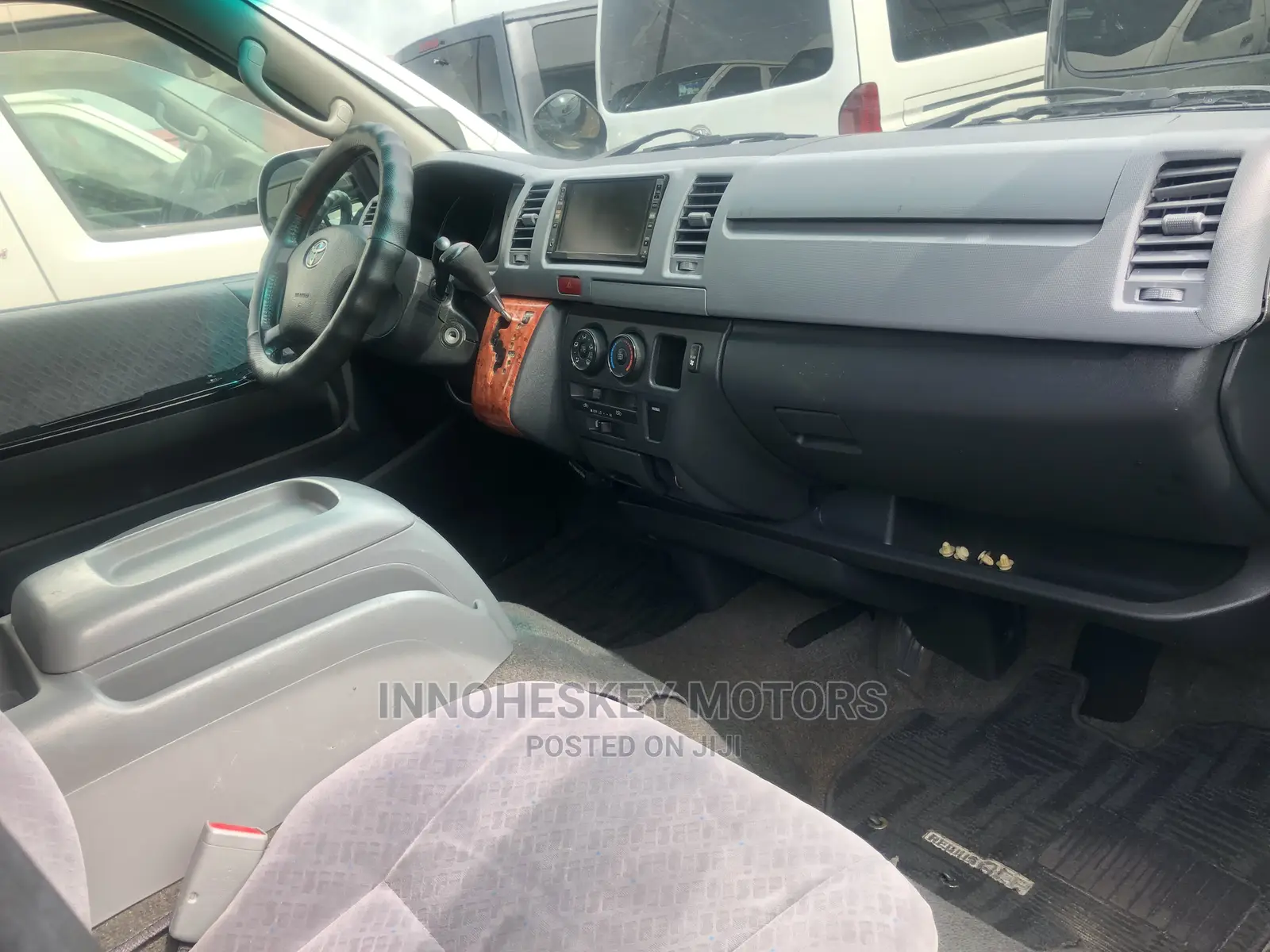 Toyota HiAce 2010 Black