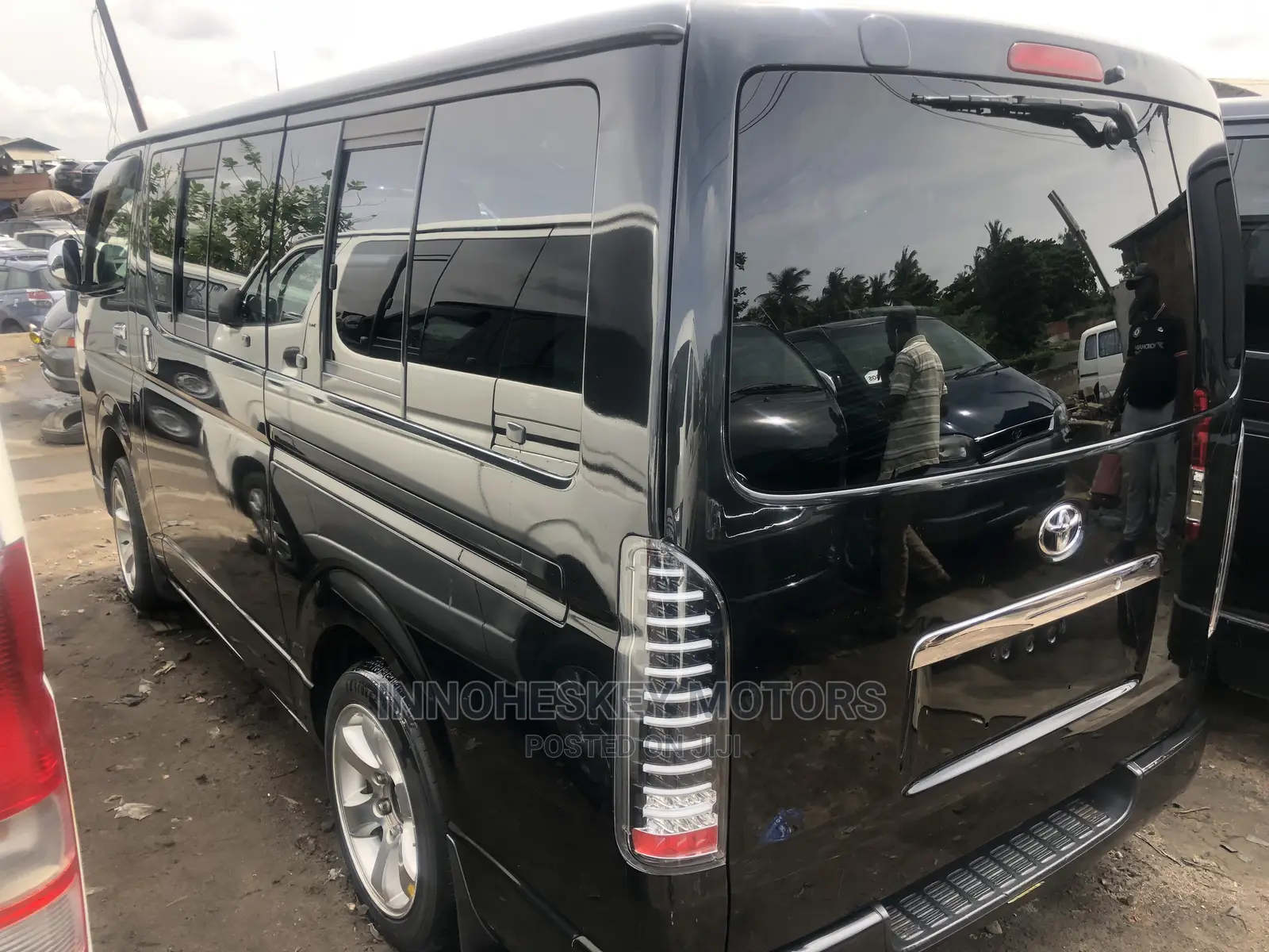 Toyota HiAce 2012 Black