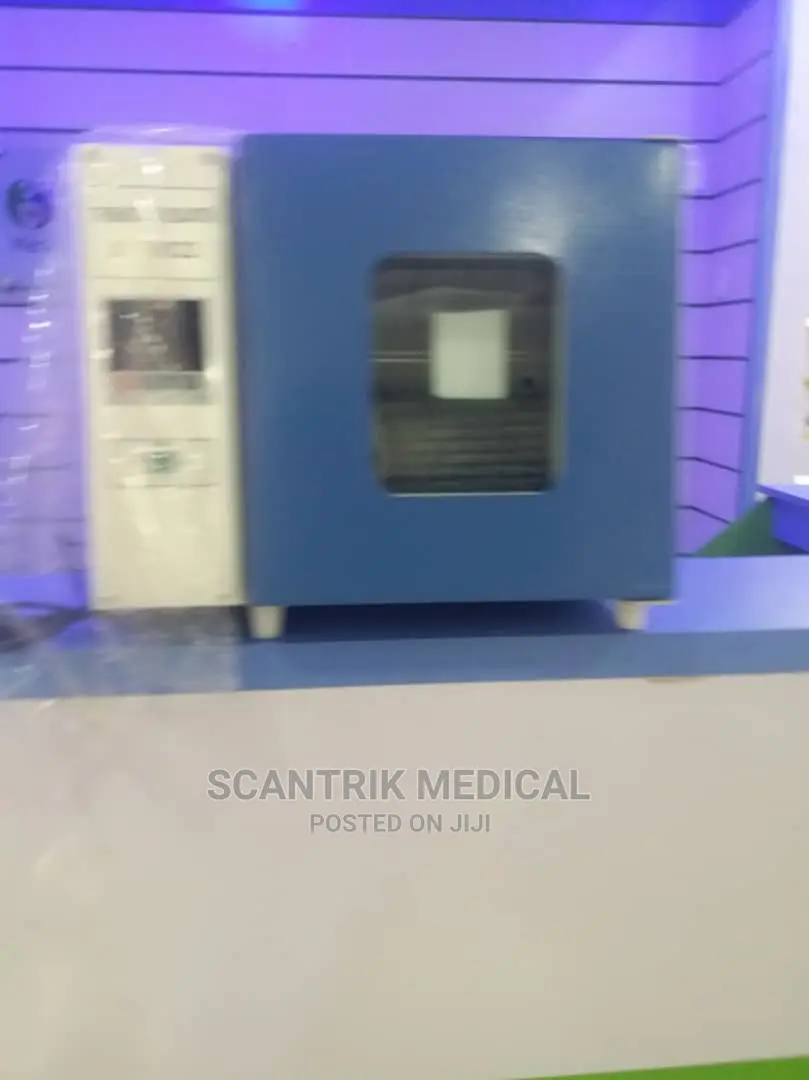 Large Capacity Laboratory Incubator