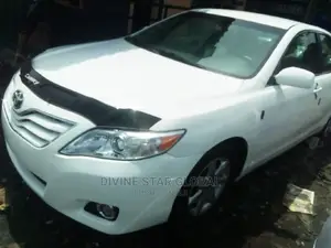Toyota Camry LE 4dr Sedan (2.5L 4cyl 6A) 2011 White