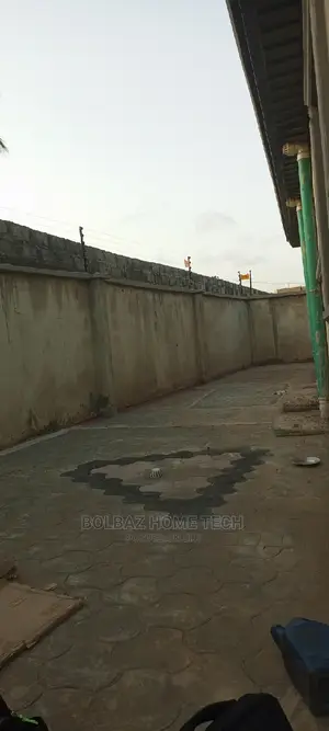 Electric Fence-Wire With Solar System.