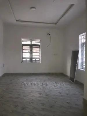3bdrm Block of Flats in Otunla Kajola, Lakowe for rent