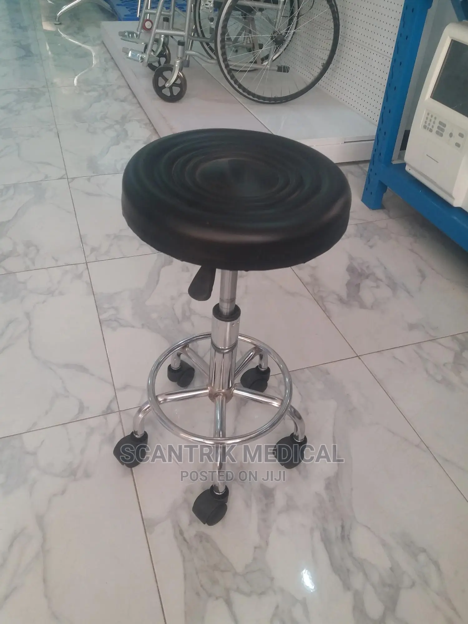 Lab Stools With Wheels / Lab Stools for School