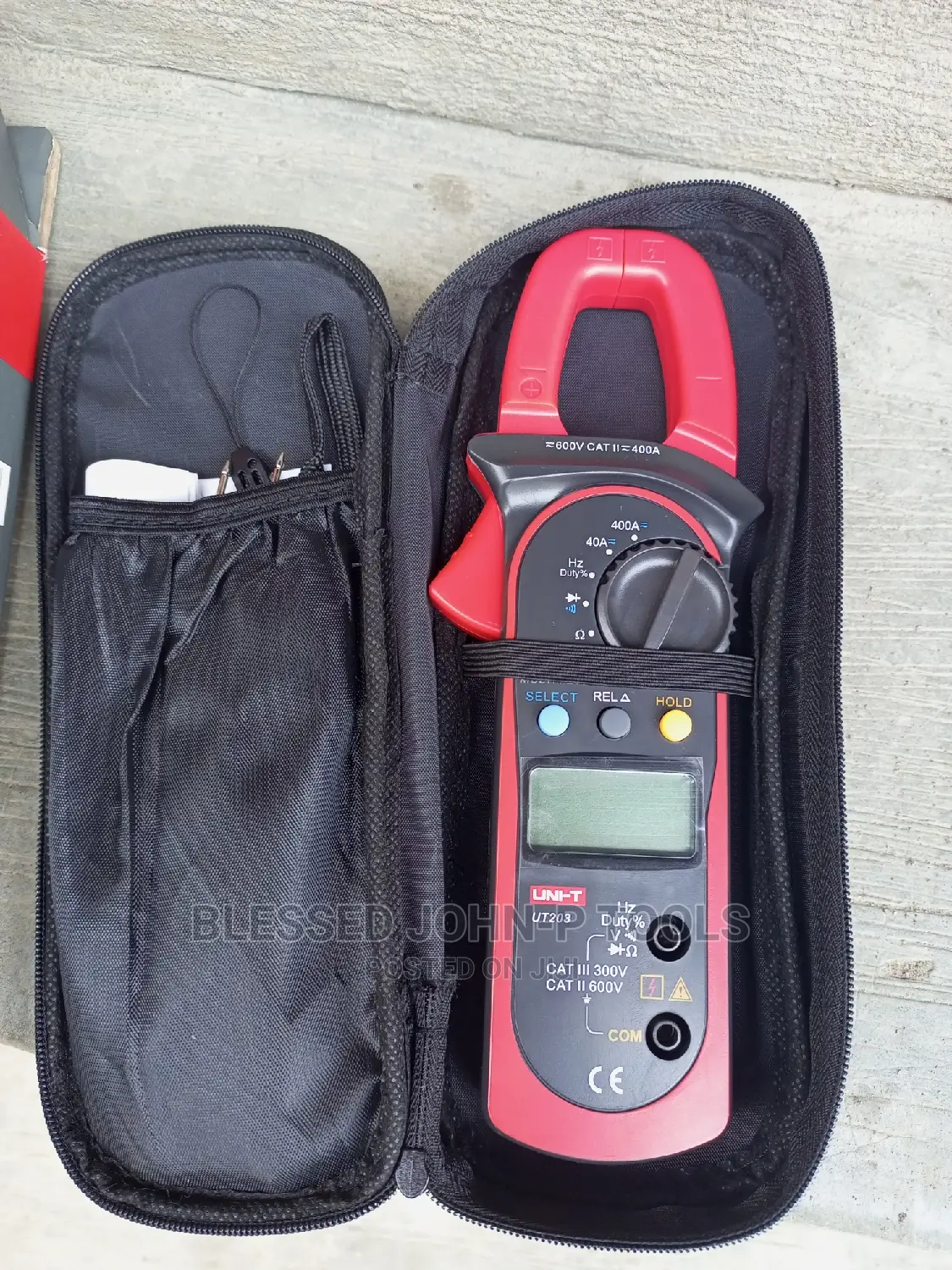 Uni-T Digital Clamp Meter