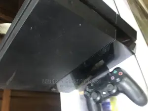 Clean Ps4 Console Plus 1 Pad + Latest Fifa25 + More Games