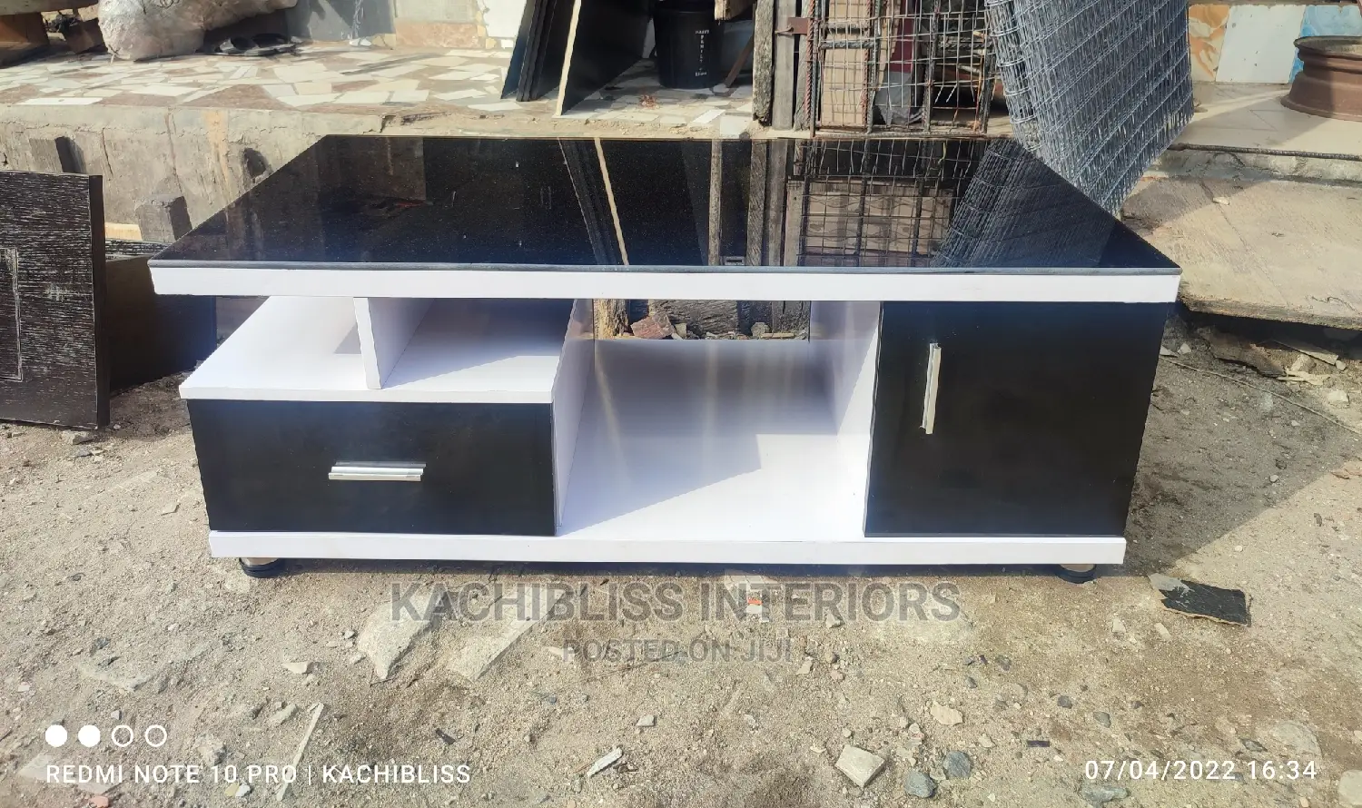 Beautiful Center Table 01
