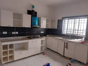 3bdrm Apartment in Orchid Road, Lekki Phase 2 for rent
