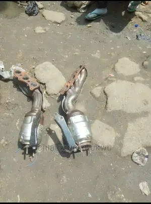 Toyota PRADO 2010 Manifold Catalytic Exhaust Pot Set.