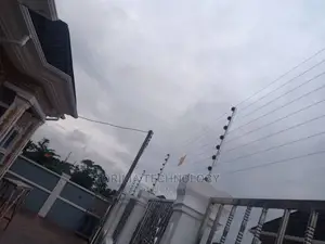 Perimeter Fence Powered by Electricity