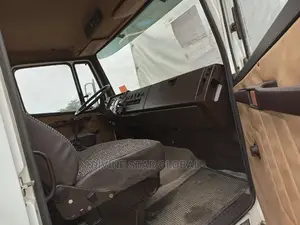 Mercedes-Benz T2 2000 White
