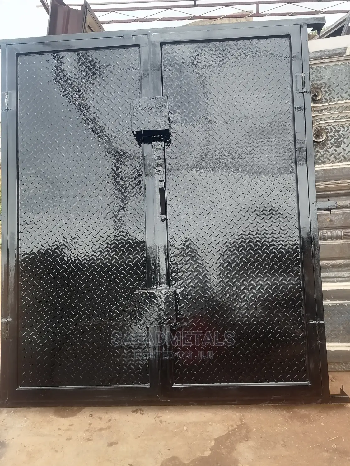 6ft 4ft Shop Gate With Chequered Plate