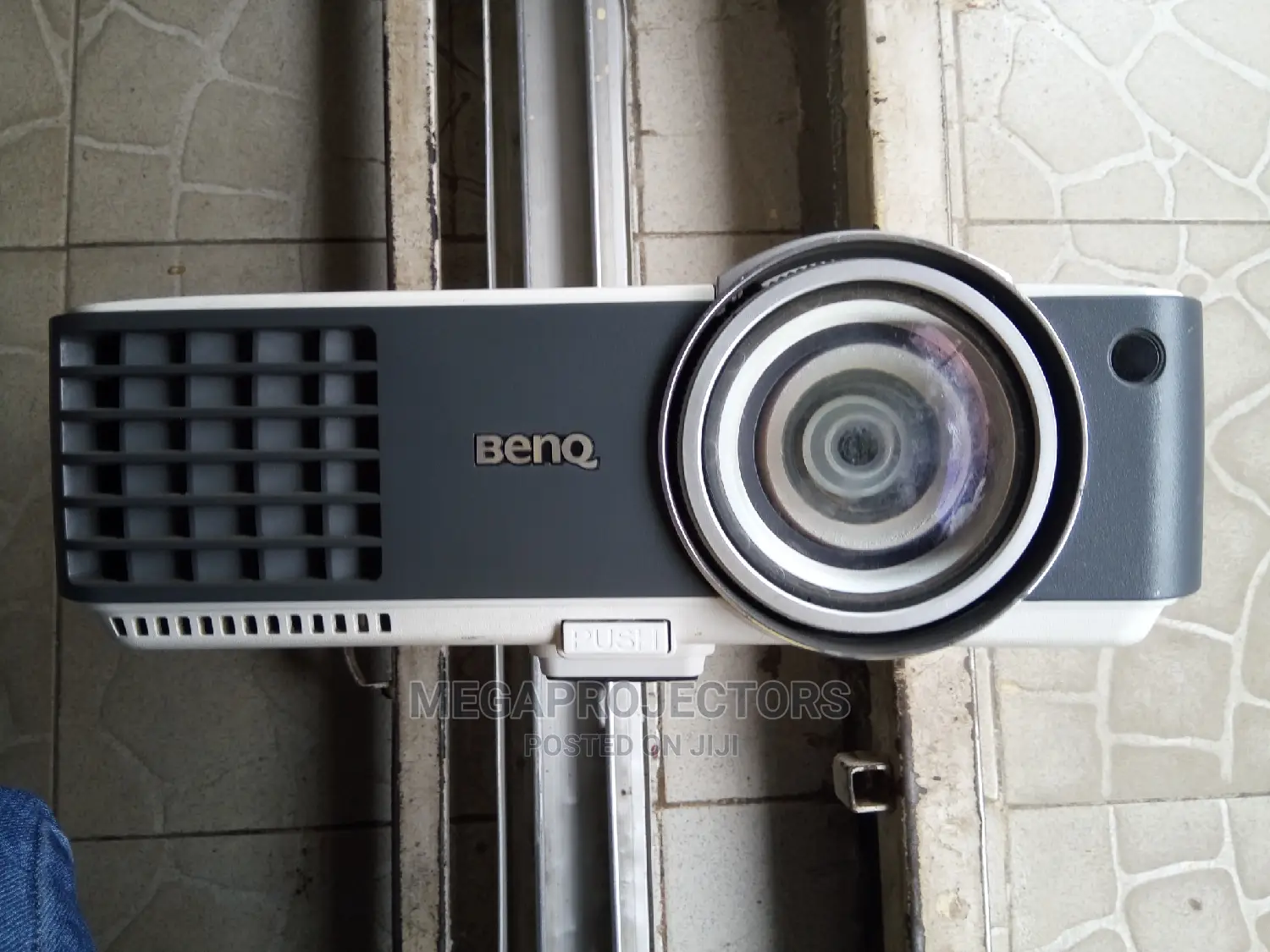 Exclusive DLP Benq Projector