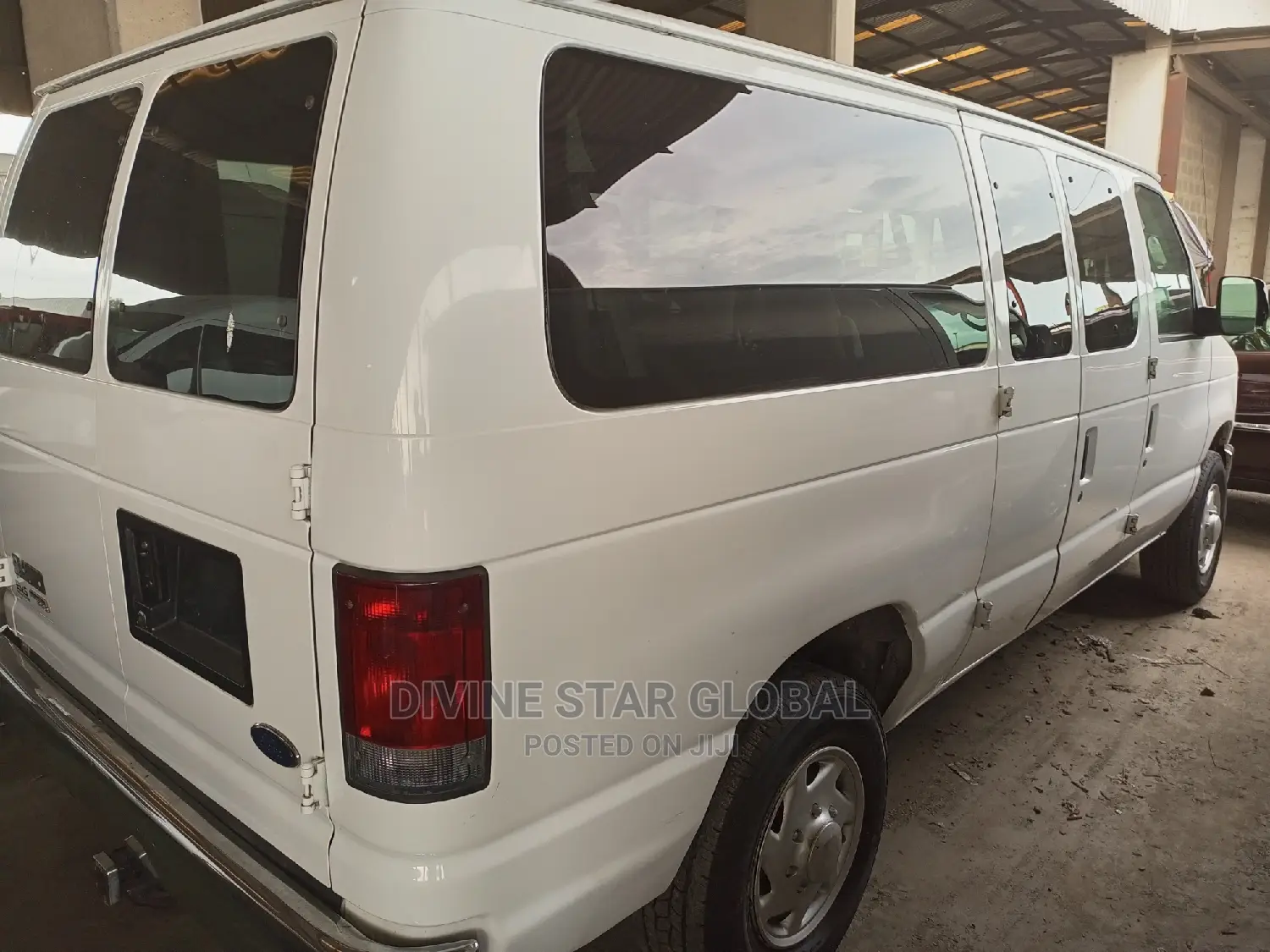 Ford E250 2010 White