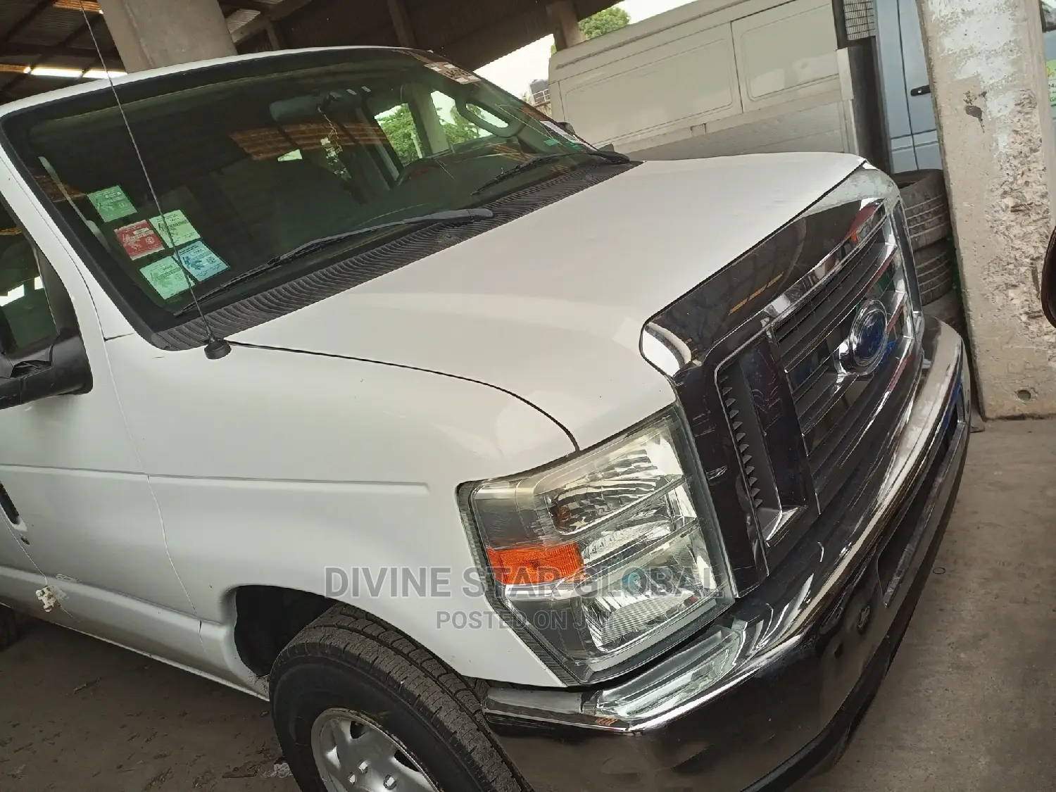 Ford E250 2010 White