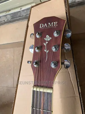 Quality Dame Acoustic Guitar