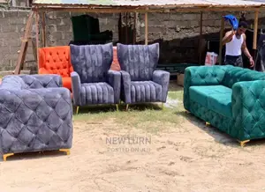 Quality 7 Seater Living Room Button Chairs.
