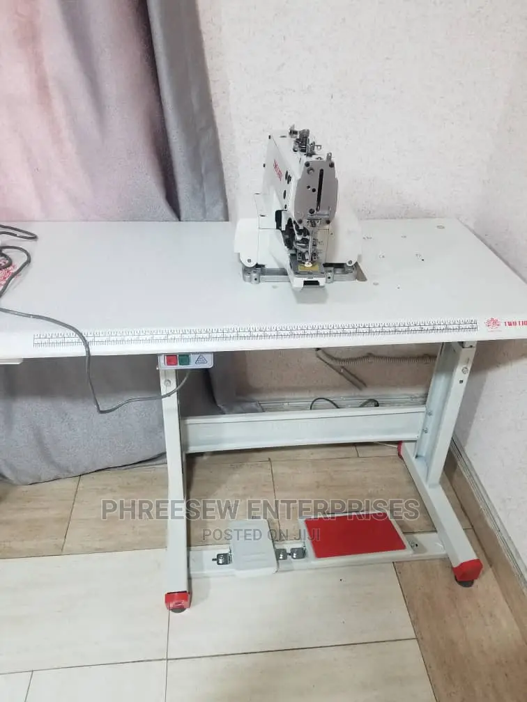 Industrial Button Fixing/Tacking Machine