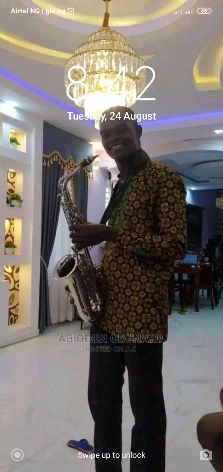 SAXOPHONE Instructor