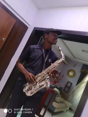 SAXOPHONE Instructor