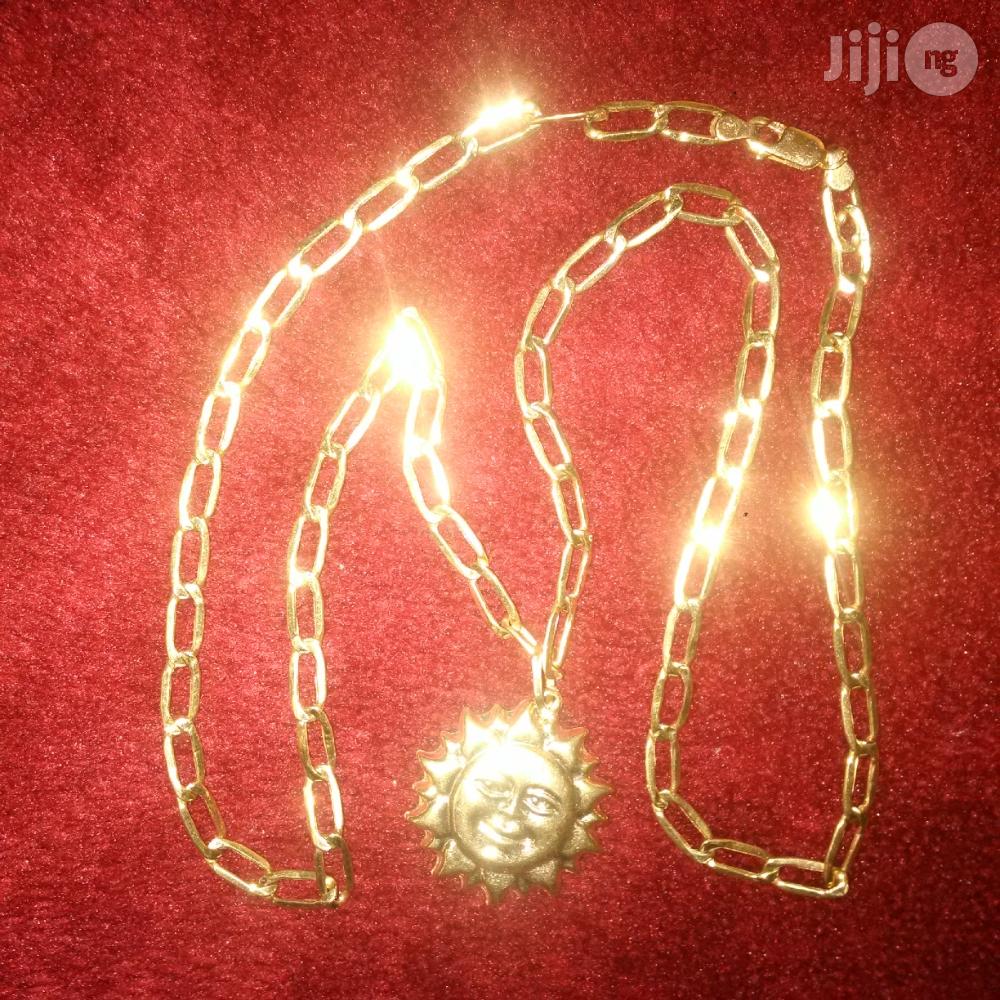 Italy 750 Pure 18karat Chain Dork Design With Moon