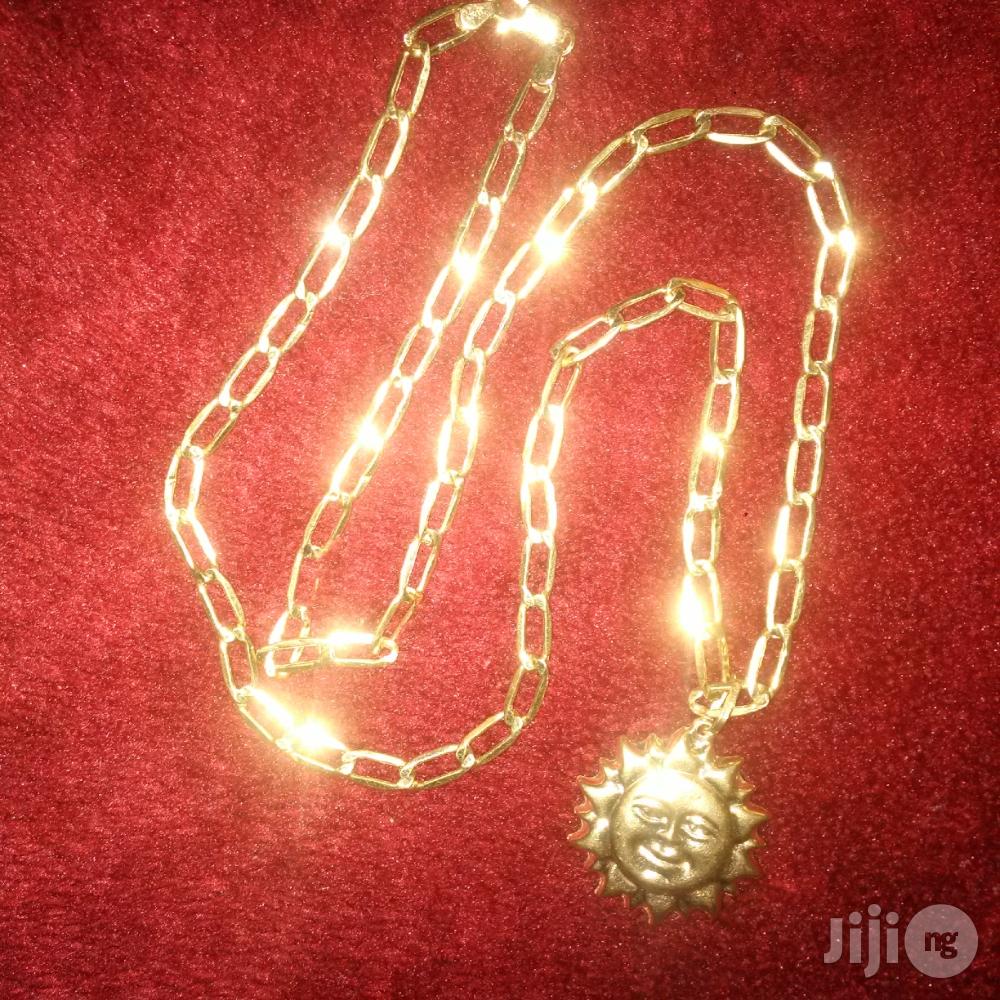Italy 750 Pure 18karat Chain Dork Design With Moon