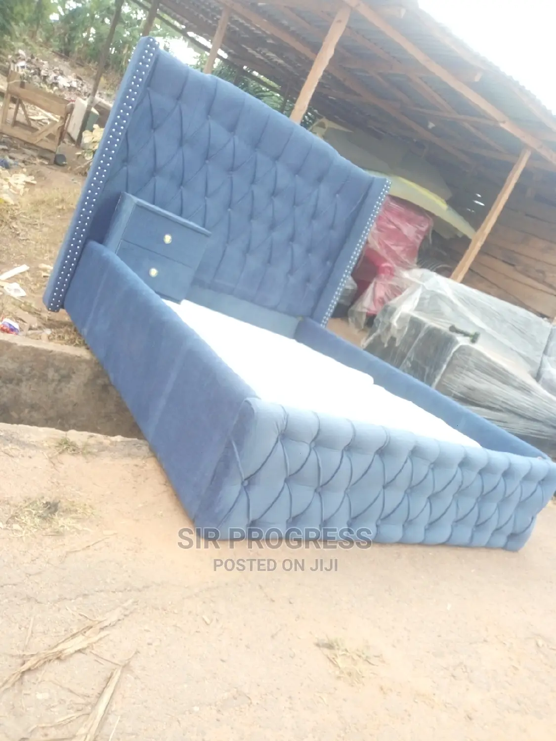 Simple and Clasic 41⁄2 Size Bedframe