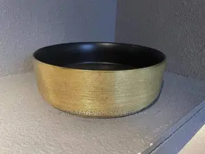 England Standard Master Black an Gold Basin.