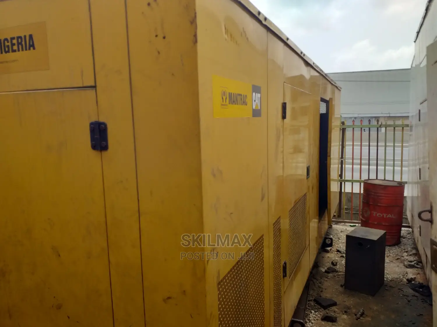 500kva (C15) Caterpillar Soundproof Generator