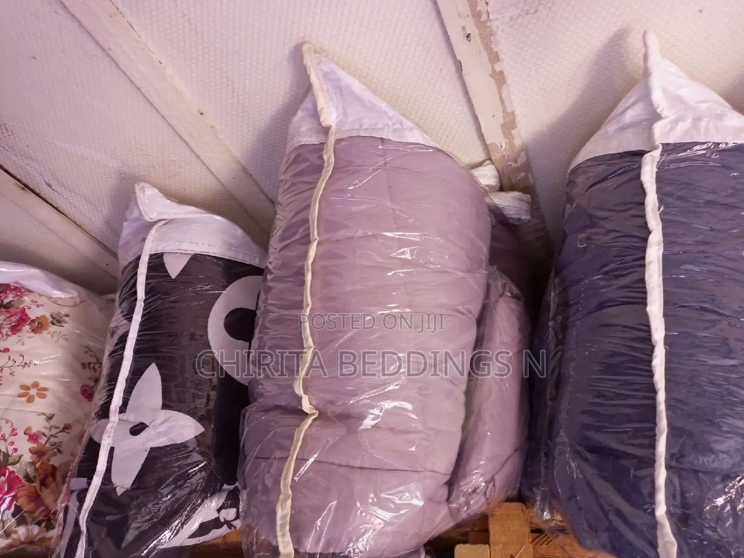 Plain Bedsheet 4 Pillowcases And Duvet