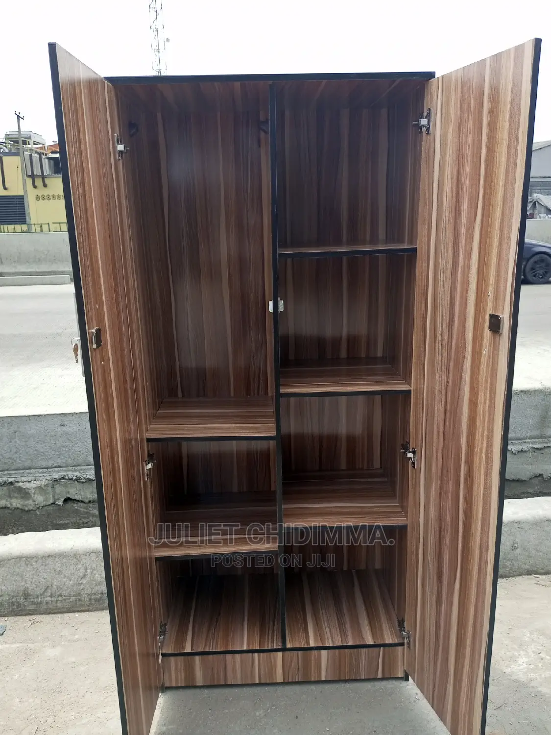 32 Inches Wardrobe