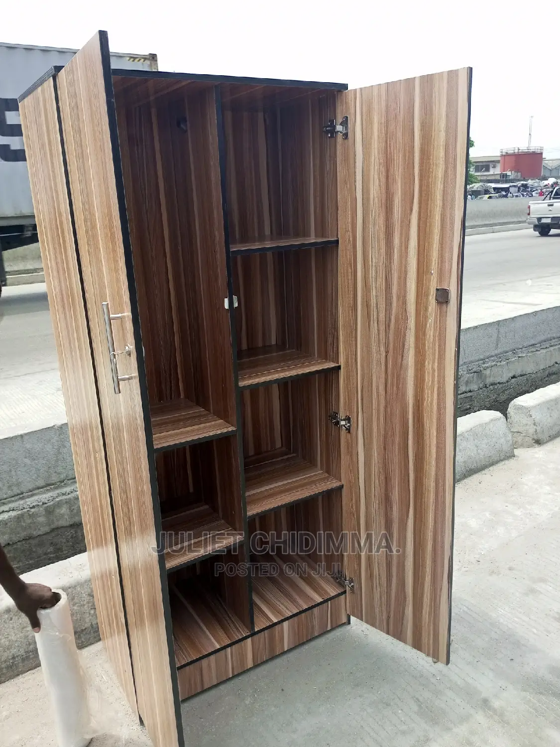 32 Inches Wardrobe