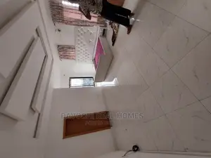 4bdrm Duplex in By Chevron Second for rent