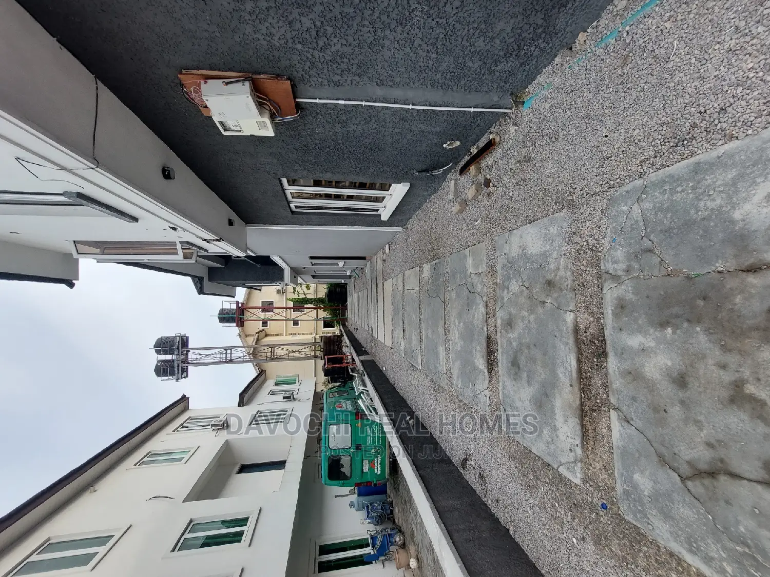 4bdrm Duplex in By Chevron Second for rent