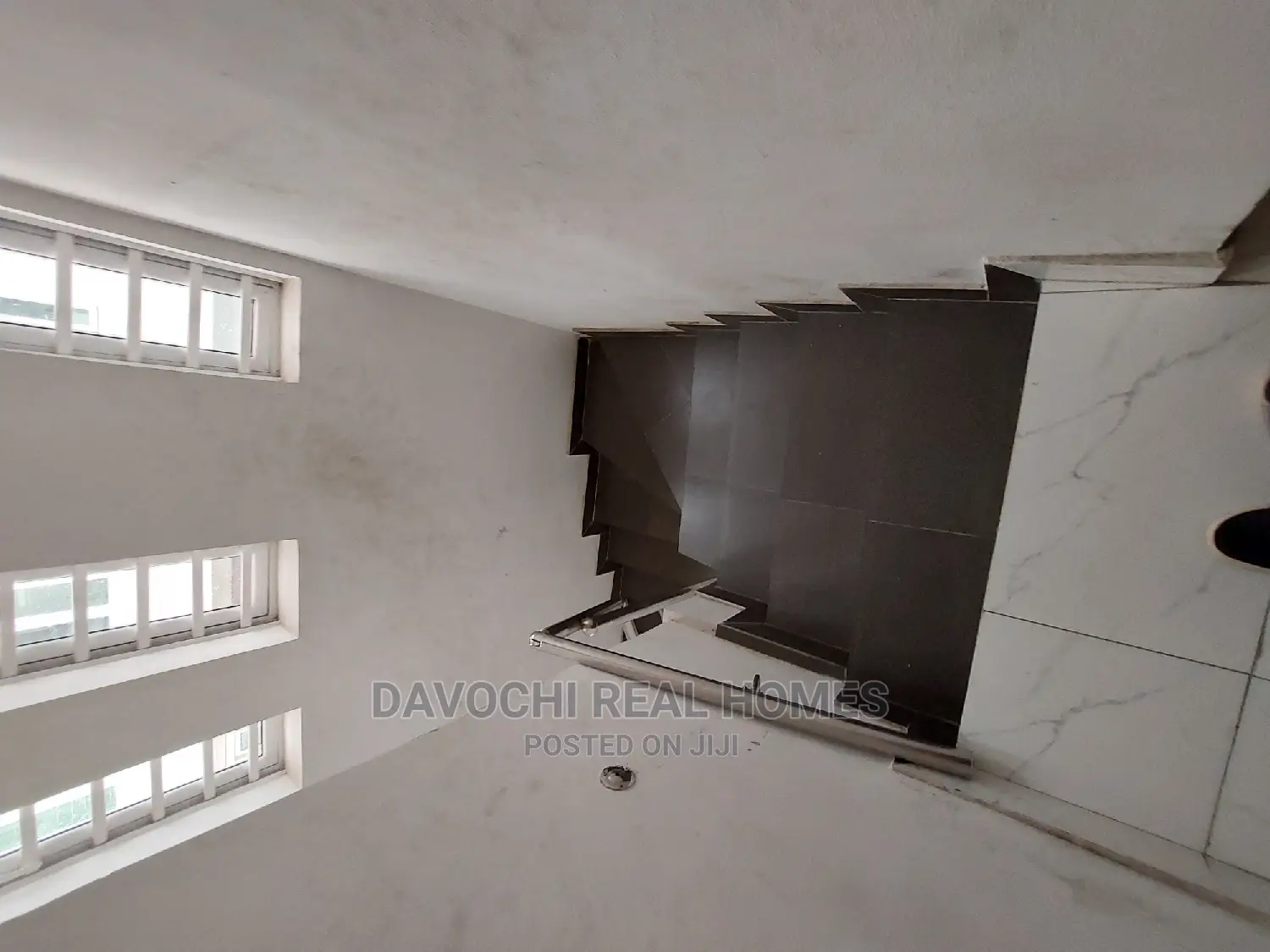4bdrm Duplex in By Chevron Second for rent