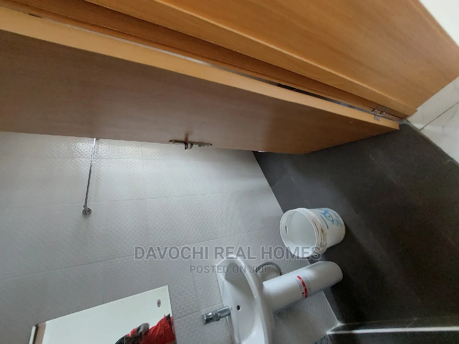 4bdrm Duplex in By Chevron Second for rent