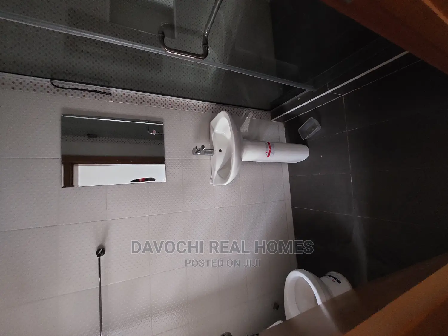 4bdrm Duplex in By Chevron Second for rent