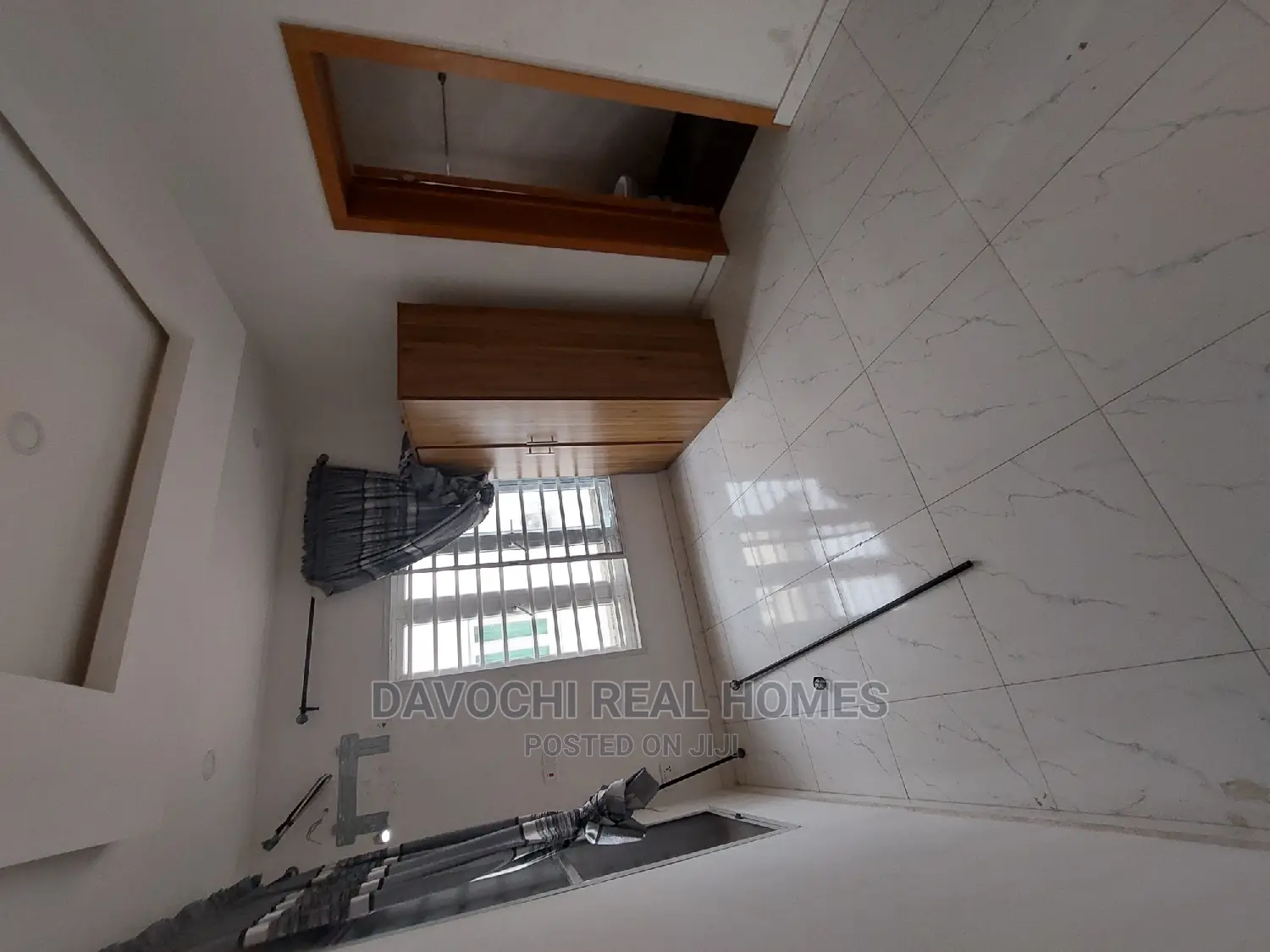 4bdrm Duplex in By Chevron Second for rent