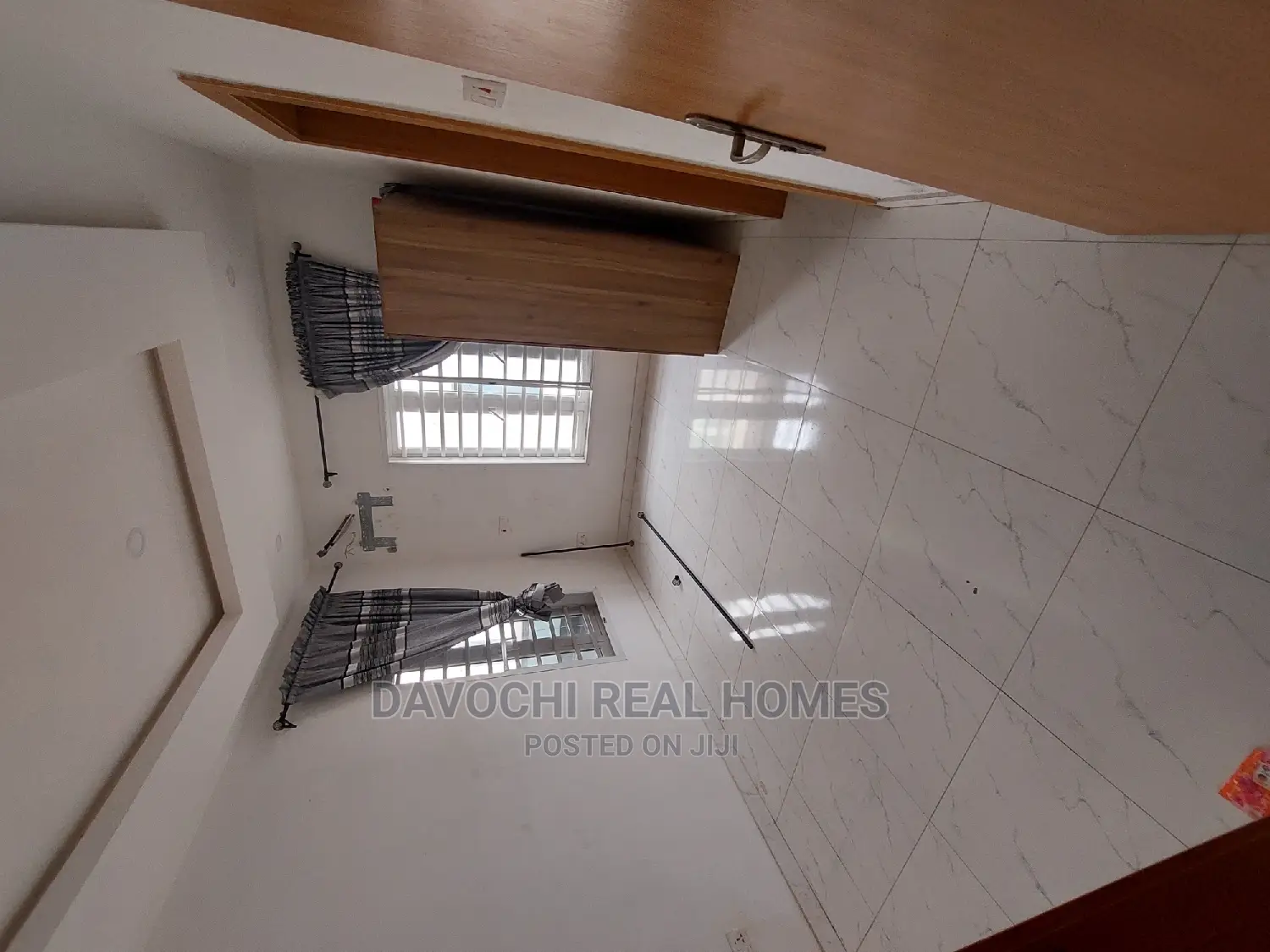4bdrm Duplex in By Chevron Second for rent