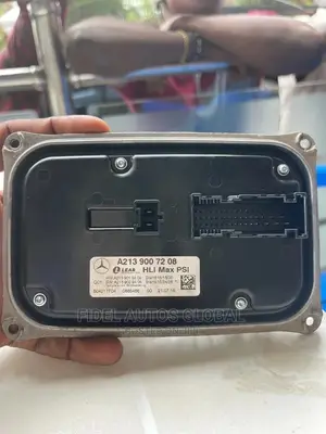 Mercedes-Benz E350 Headlamp Charge W212