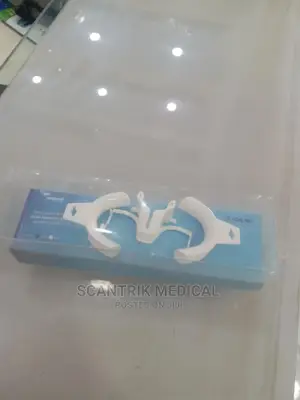 Dental Oral Dry Field Cheek Lip Retractor White Tooth