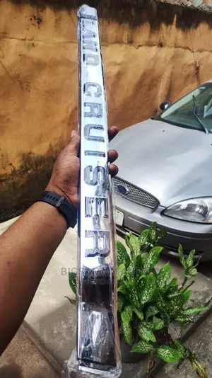 Landcruiser 2018/2020 Boot / Booth Chrome With Light