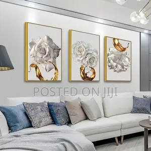 3d Off-White and Gold Coloured Flower
