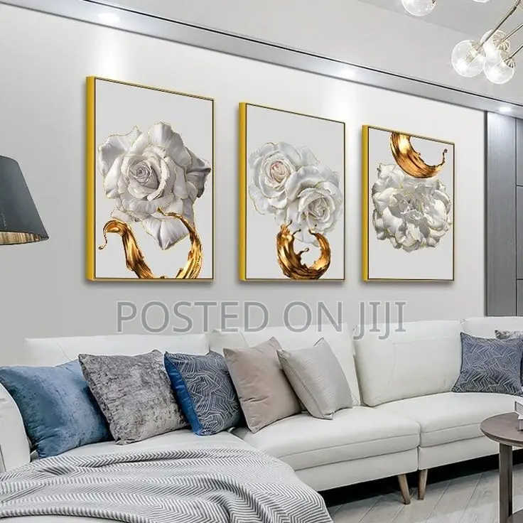 3d Off-White and Gold Coloured Flower