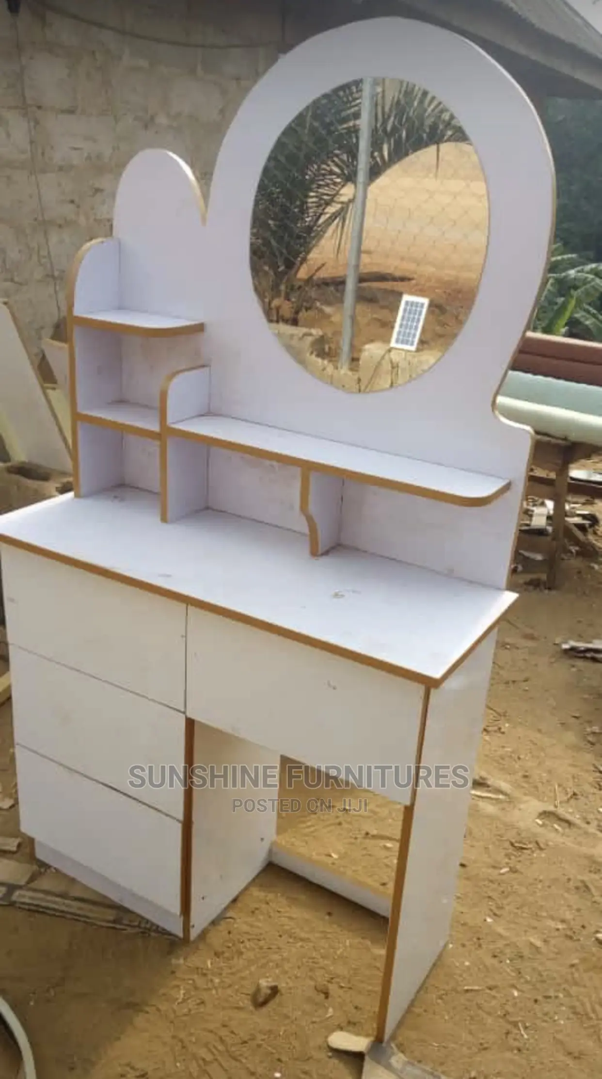 Modern Dressing Table and Mirror