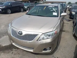 Toyota Camry 2009 Gold