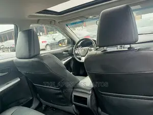 Toyota Camry SE 4dr Sedan (2.5L 4cyl 6A) 2012 Red
