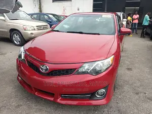 Toyota Camry SE 4dr Sedan (2.5L 4cyl 6A) 2012 Red