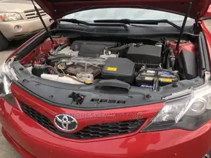 Toyota Camry SE 4dr Sedan (2.5L 4cyl 6A) 2013 Red