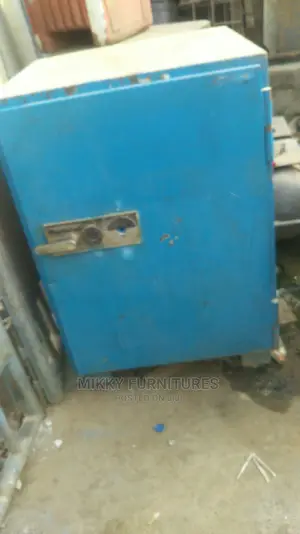 Safe Repair With Lock and Cabinet