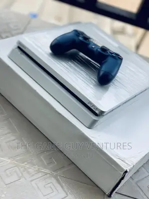 White Slim Ps4(1tb) + 20games